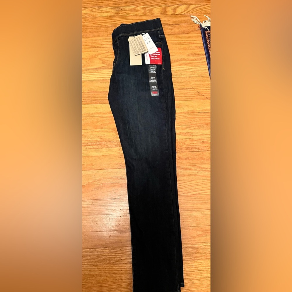 NWT Levi’s pull on Jean leggings 8M/29